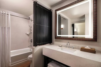 Room, 2 Queen Beds, Balcony, Oceanfront