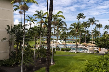 Room, 2 Queen Beds, Balcony, Partial Ocean View