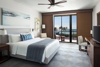 House, 1 King Bed, Oceanfront (Mobility/Hearing Access, Balcony)