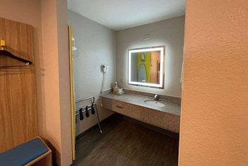 Room, 2 Queen Beds, Non Smoking