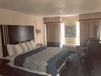 Business Room, 1 King Bed, Non Smoking