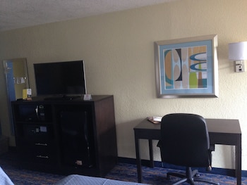 Room, 1 King Bed, Non Smoking
