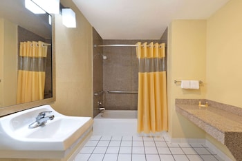 Business Room, 1 King Bed, Non Smoking