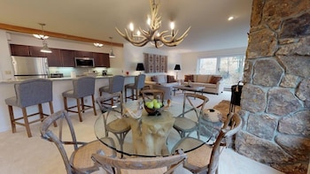 Condo, 2 Bedrooms (Villas 1101)