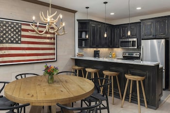 Condo, 3 Bedrooms (Villas 1617)
