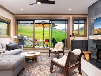 Condo, 3 Bedrooms (Villas 1617)