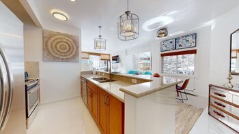 Condo, 2 Bedrooms (Villas 1420)