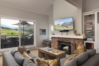 Condo, 2 Bedrooms (Villas 1637)