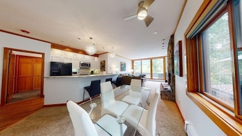 Condo, 2 Bedrooms (Villas 1422)