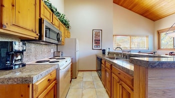 Condo, 2 Bedrooms (Villas 1633)