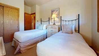 Condo, 2 Bedrooms (Villas 1633)