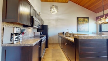 Condo, 2 Bedrooms (Villas 1635)