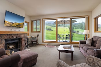 Condo, 3 Bedrooms (Villas 1516)