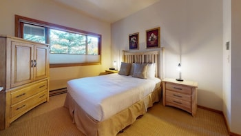 Condo, 2 Bedrooms (Villas 1633)