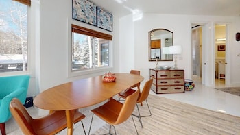Condo, 2 Bedrooms (Villas 1420)