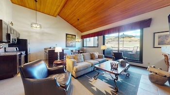 Condo, 2 Bedrooms (Villas 1635)