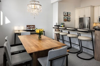Condo, 2 Bedrooms (Villas 1537)