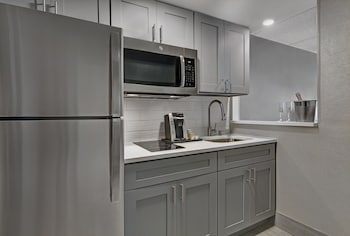 Suite, 1 King Bed (Top Floor)