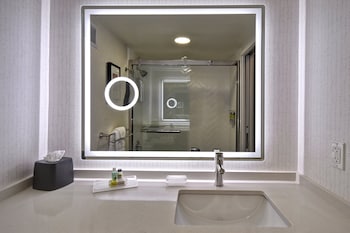 Standard Room, 1 King Bed (Top Floor)
