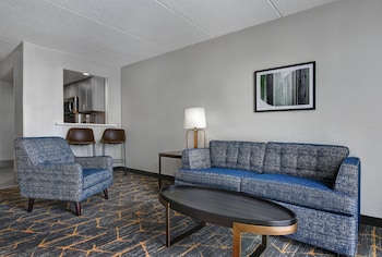 Suite, 1 King Bed (Top Floor)