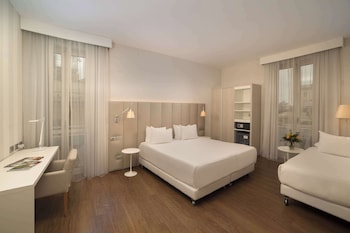 Family Room, Connecting Rooms (3AD+1CH)
