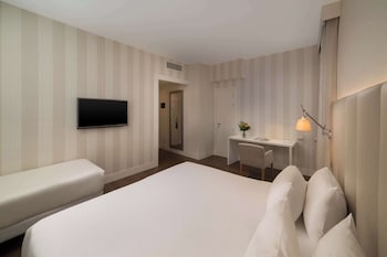 Family Room, Connecting Rooms (3AD+1CH)
