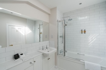 Standard Room (Double-Twin)