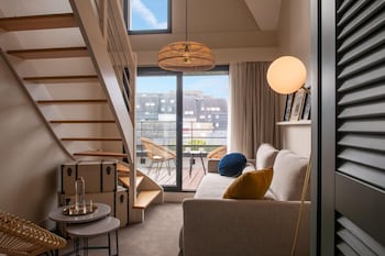 Deluxe Family Room