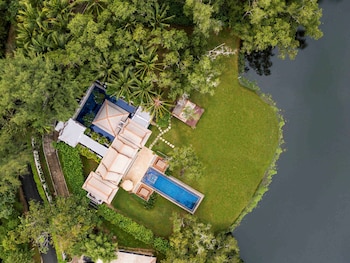 One Bedroom Double Pool Villa