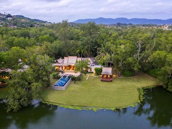 One Bedroom Double Pool Villa