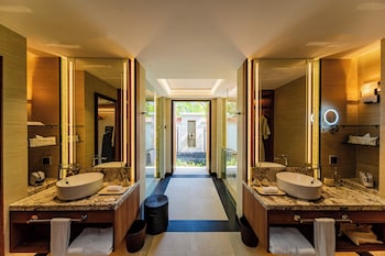 Spa Pool Villa
