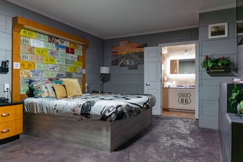 Suite, 1 King Bed, Jetted Tub