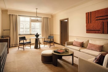 Executive Suite, Courtyard View