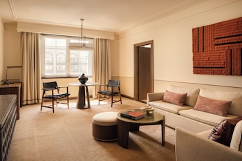 Executive Suite, Courtyard View