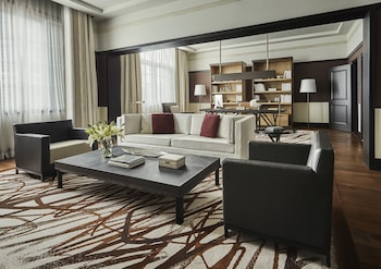 Governor Suite King