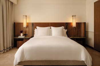 Executive Suite (Burdeos View)