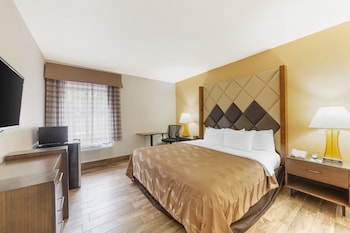 1 King Bed, Non-Smoking, Exterior Corridor, Accessible Room, Bathtub