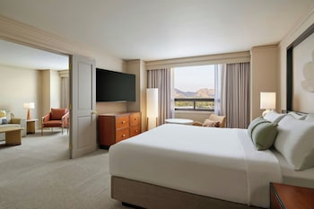 Suite, 1 King Bed with Sofa bed (Mobility Accessible, Roll-in Shower)