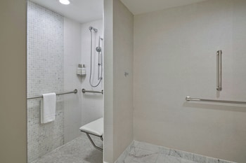 Room, 1 King Bed, City View (Hearing Accessible)