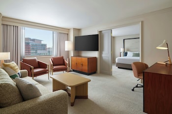Suite, 1 King Bed with Sofa bed (Mobility Accessible, Roll-in Shower)