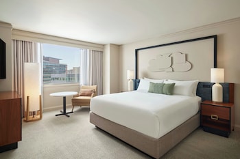 Suite, 1 King Bed with Sofa bed (Mobility Accessible, Roll-in Shower)