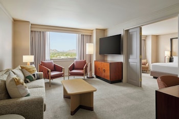Suite, 1 King Bed with Sofa bed (Mobility Accessible, Roll-in Shower)