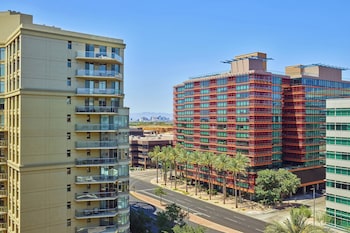 Room, 1 King Bed, City View (Hearing Accessible)