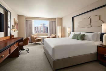 Room, 1 King Bed, City View (Hearing Accessible)