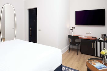 Premium Room, 1 King Bed