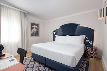 Deluxe Suite, 1 King Bed (Duplex)