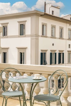 Deluxe Room, 1 King Bed, Terrace