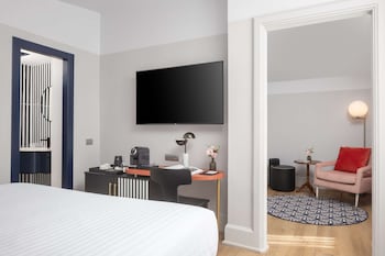Deluxe Suite, 1 King Bed (Duplex)