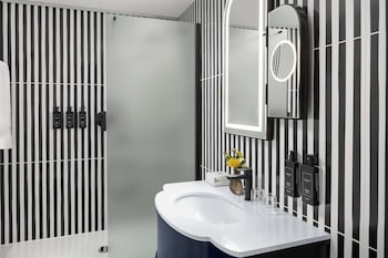 Deluxe Room, 2 Twin Beds