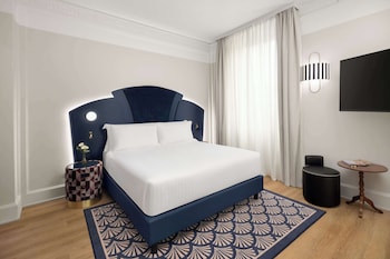 Deluxe Room, 1 King Bed, Terrace
